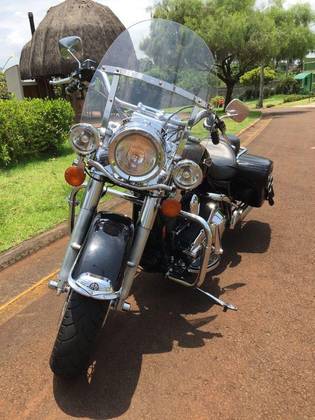 HARLEY-DAVIDSON ROAD KING CLASSIC 
